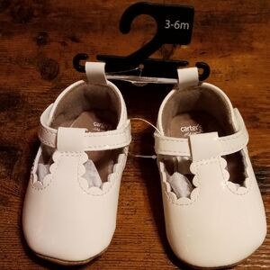 NWT Baby Girl 3-6 Month Carter's White Velcro Closure Adorable shoes